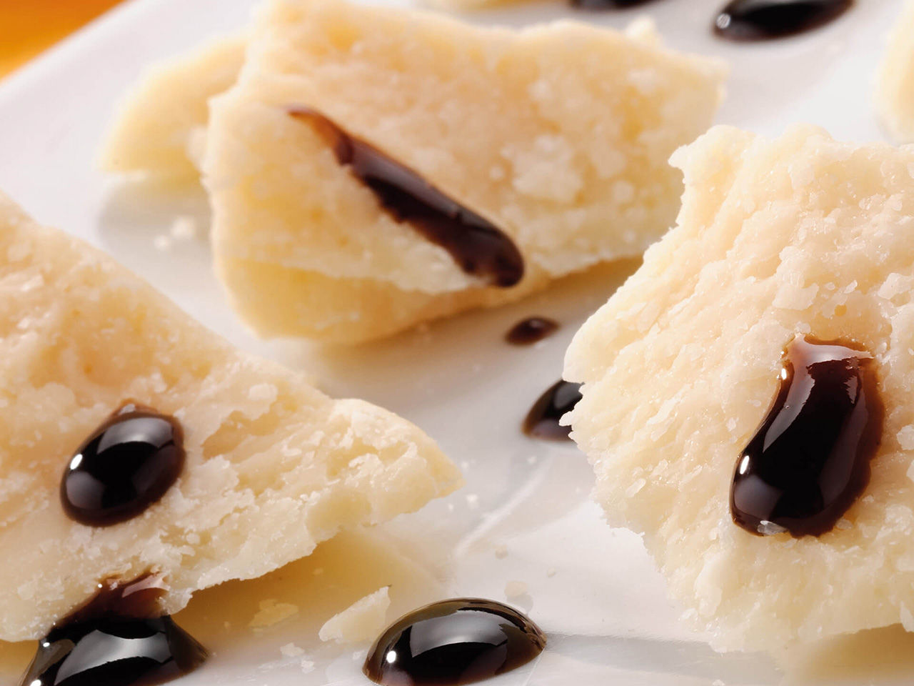 Scaglie di Parmigiano e Aceto Balsamico Fatelli Carli