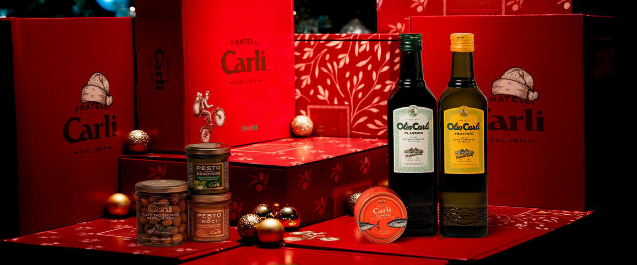 Assortimento di confezioni regalo natalizie e prodotti Fratelli Carli