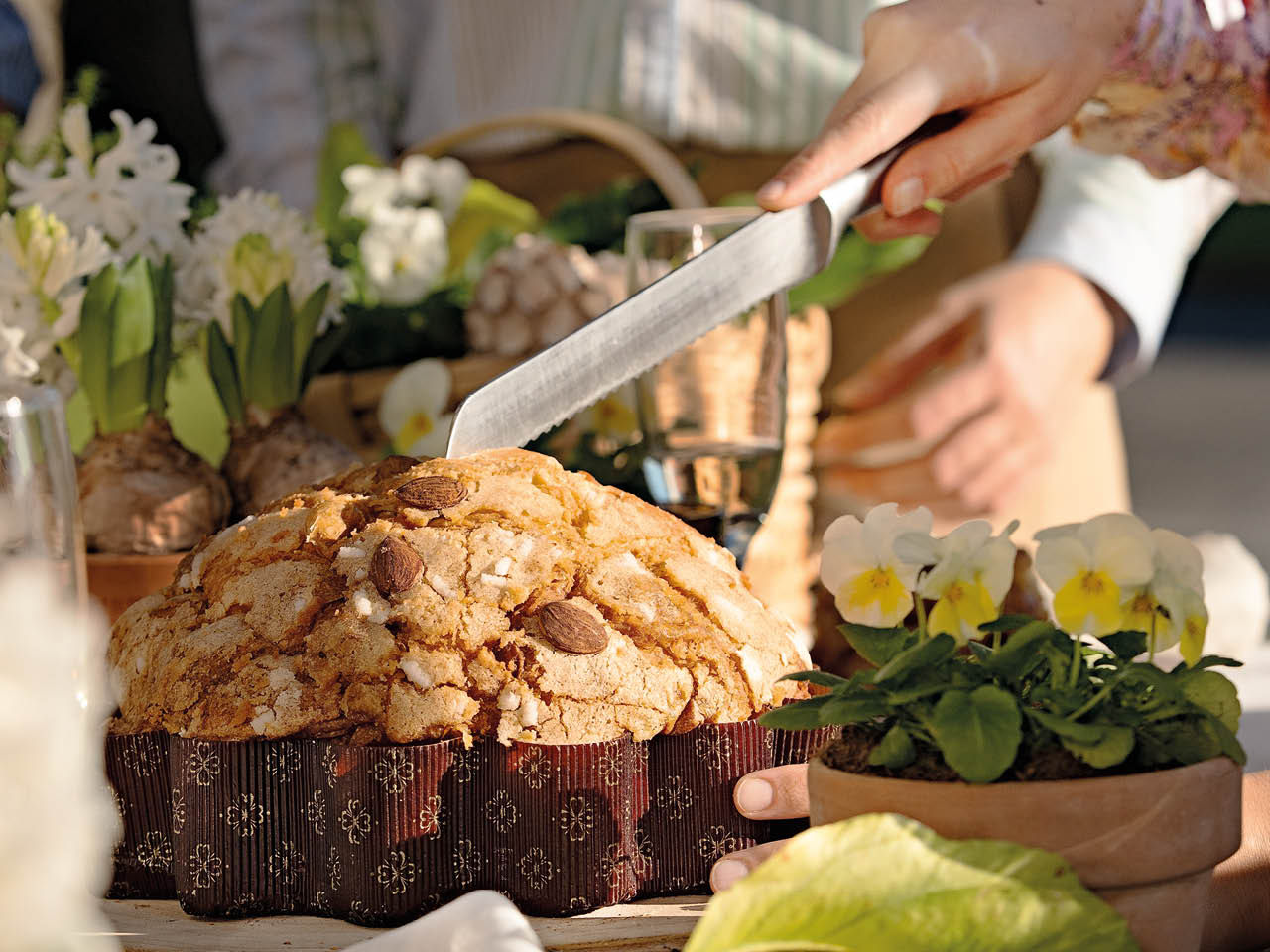 Fiore di Pasqua Classico Fratelli Carli pronto per essere tagliato e gustato
