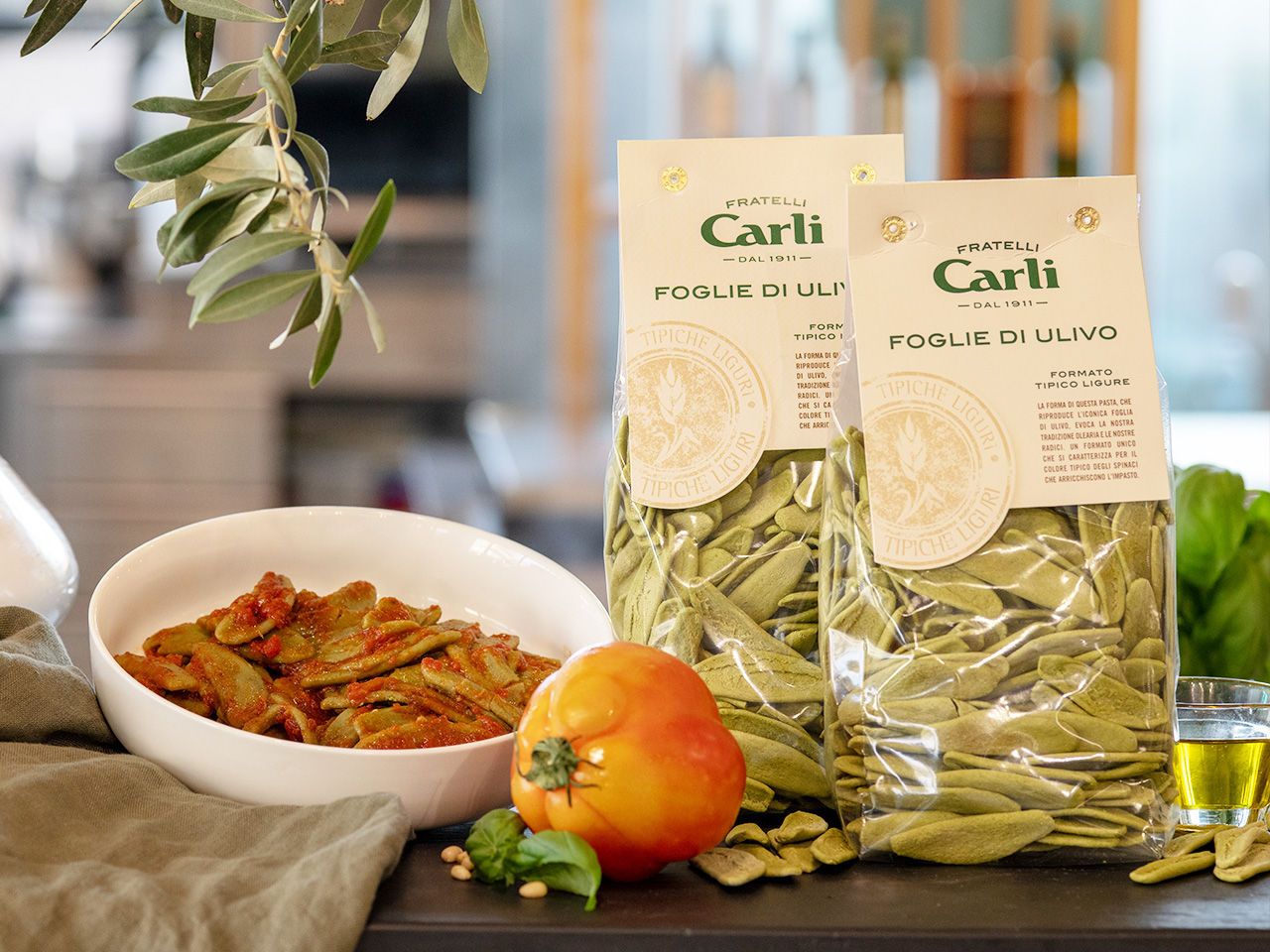 Pasta Foglie di ulivo Fratelli Carli elegantemente confezionata