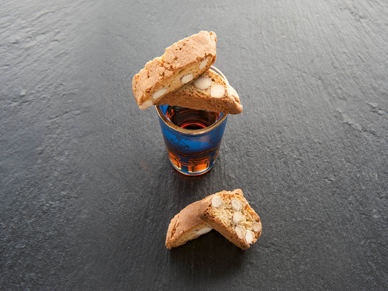 Cantuccini alle mandorle e marsala superiore D.O.C. Fratelli Carli