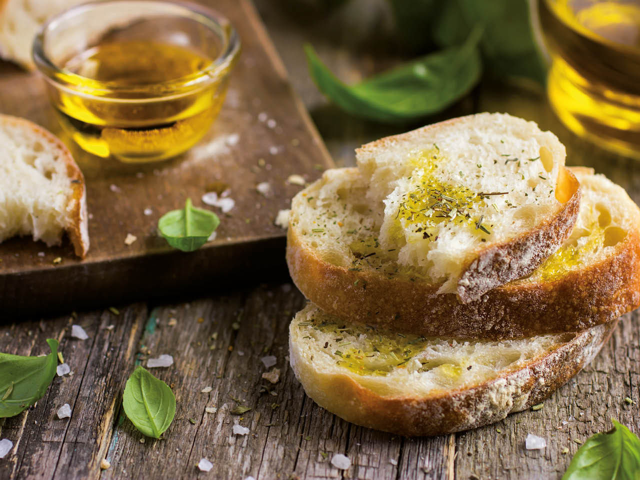 Olio Carli Extra Vergine di Oliva Classico su fetta di pane