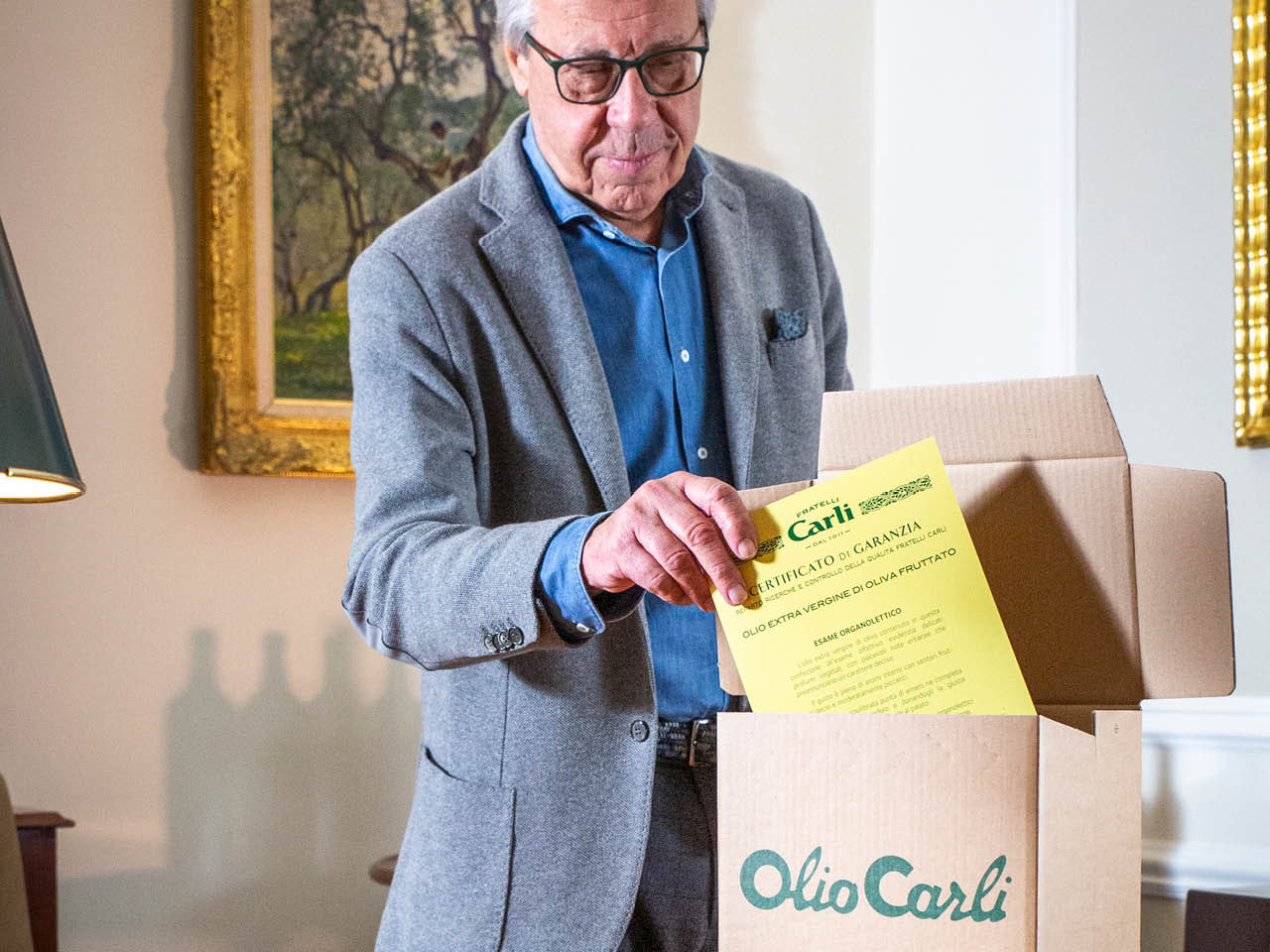 Bottiglia di olio Fruttato Carli in immagine prodotto.
