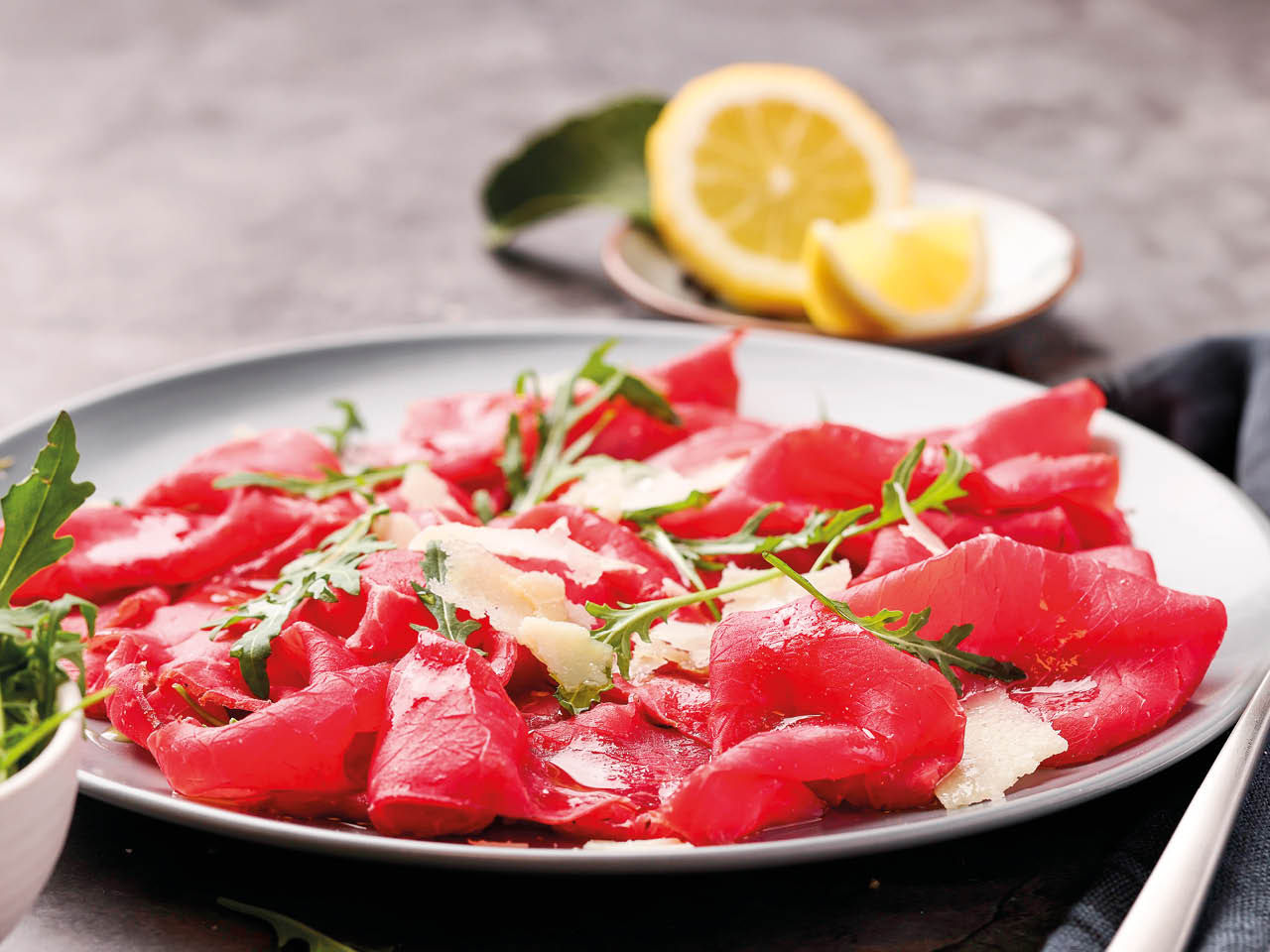 Carpaccio di manzo e Parmigiano a scaglie