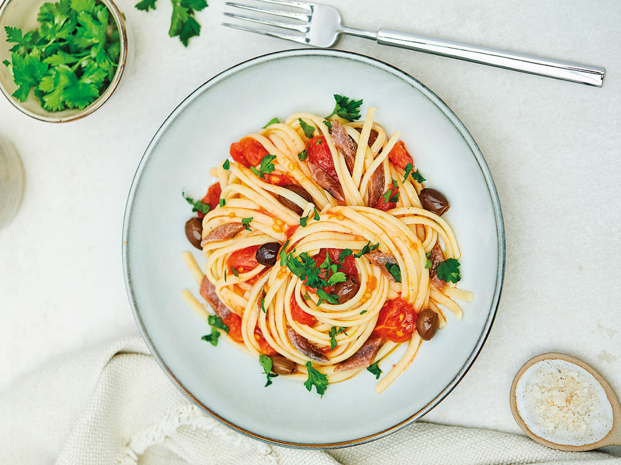 Spaghetti al pomodoto con Olive snocciolate Fratelli Carli