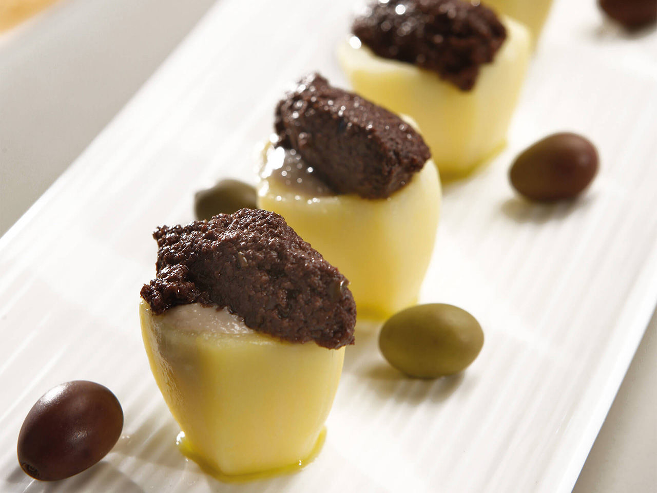 Patate ripiene con Patè di Olive Taggiasche Fratelli Carli