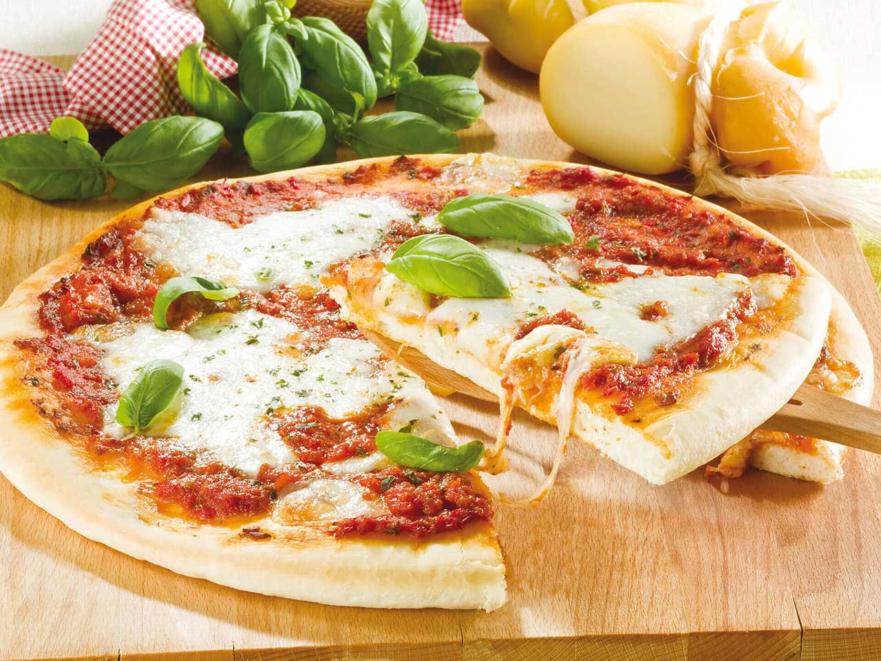 Pizza con scamorza e Sugo all'Arrabbiata Fratelli Carli